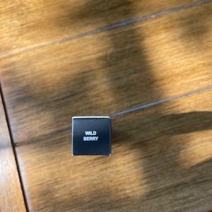 MOODSTRUCK SPLASH liquid lipstick in Wild Berry